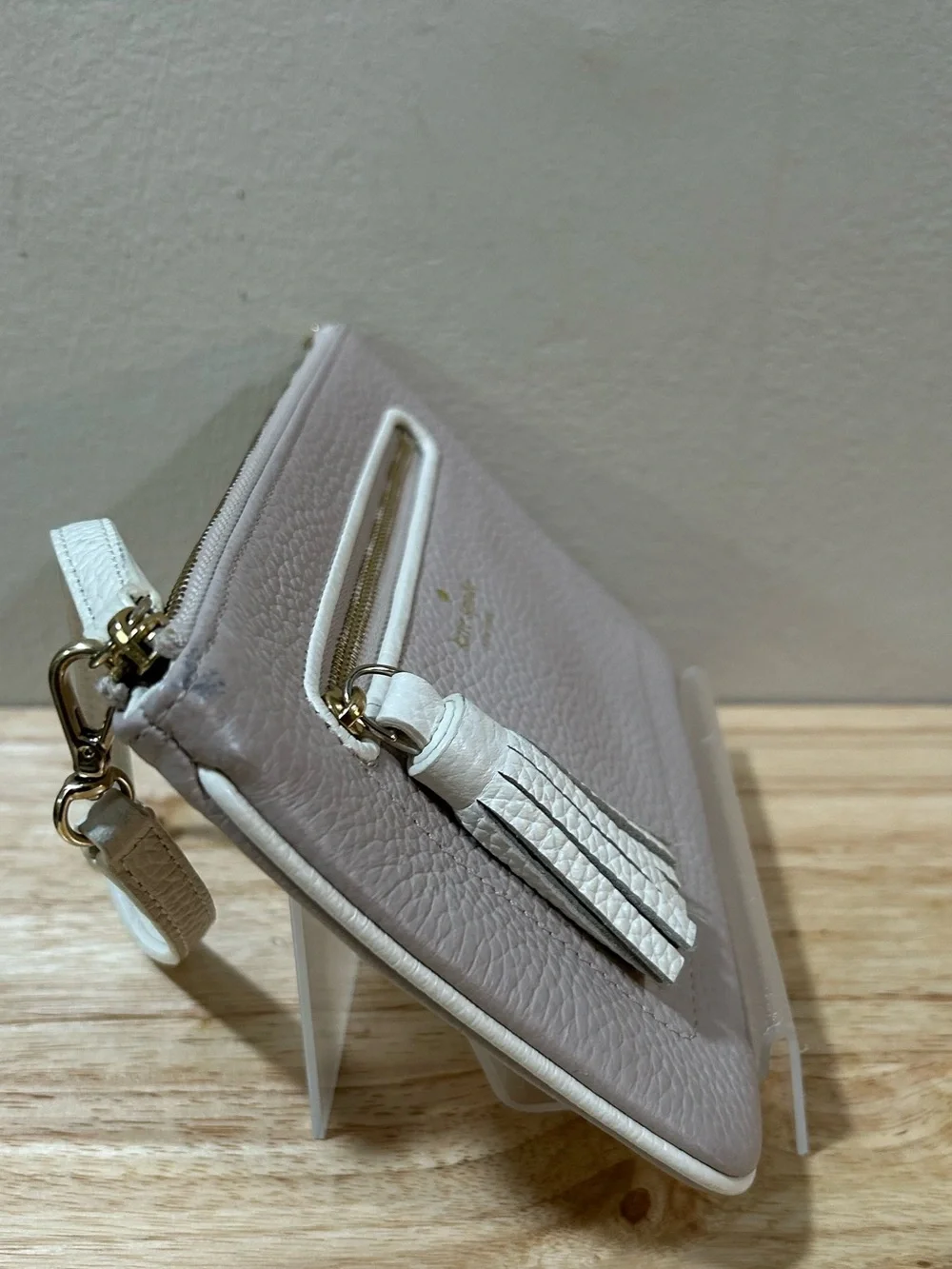 kate spade pebbled leather wristlet in light taupe with beige trim